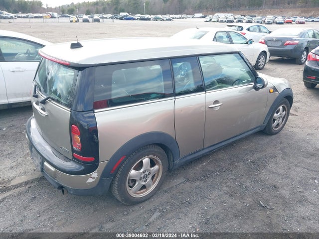 2008 MINI COOPER CLUBMAN WMWML33538TJ46966 Photo 3