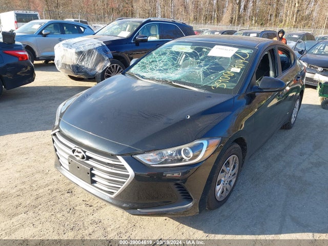 Hyundai ELANTRA SE 2018 KMHD74LF3JU449540 Image 2