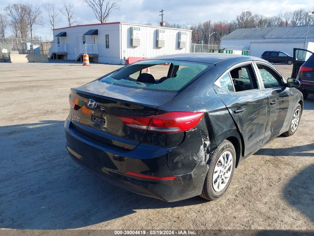 Hyundai ELANTRA SE 2018 KMHD74LF3JU449540 Image 4