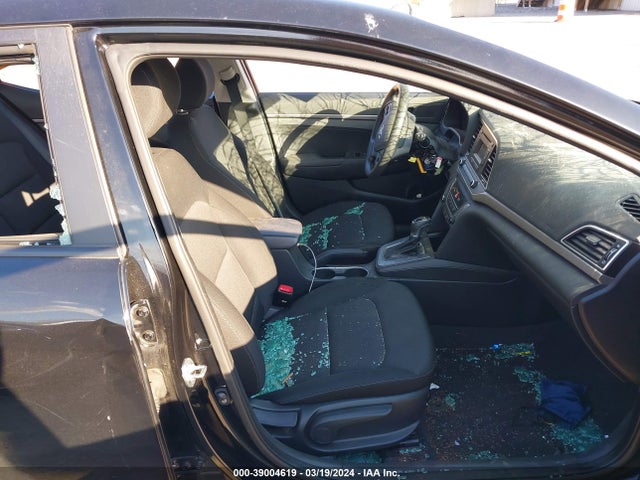 Hyundai ELANTRA SE 2018 KMHD74LF3JU449540 Image 5