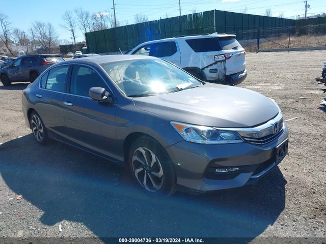 2016 1HGCR2F84GA149626 main image