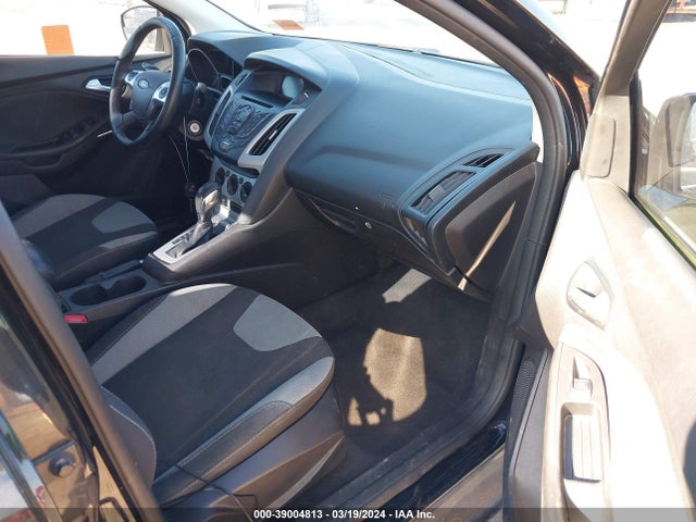 Ford FOCUS SE 2014 1FADP3F29EL329654 Image 5