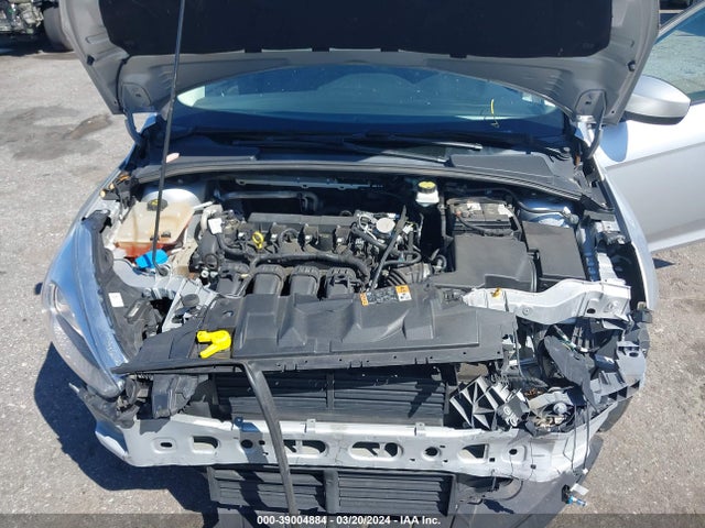 Ford FOCUS SE 2018 1FADP3K21JL213056 Image 10