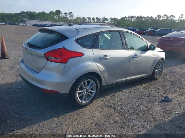Ford FOCUS SE 2018 1FADP3K21JL213056 Image 4