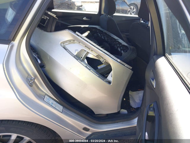 Ford FOCUS SE 2018 1FADP3K21JL213056 Image 8