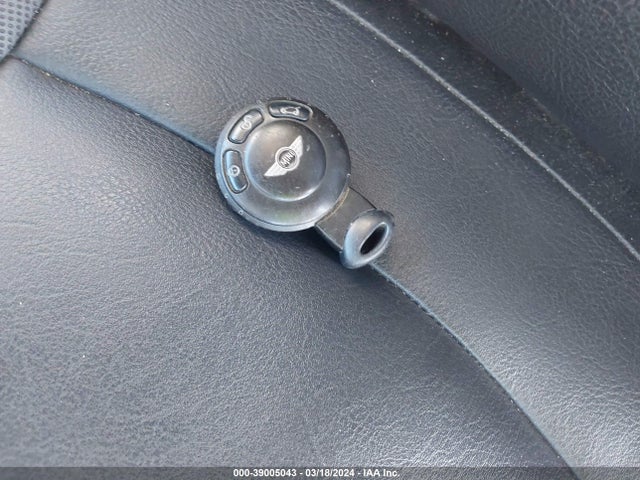 2010 MINI COOPER S WMWMF7C52ATW89925 Photo 10