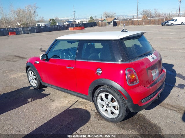 2010 MINI COOPER S WMWMF7C52ATW89925 Photo 2