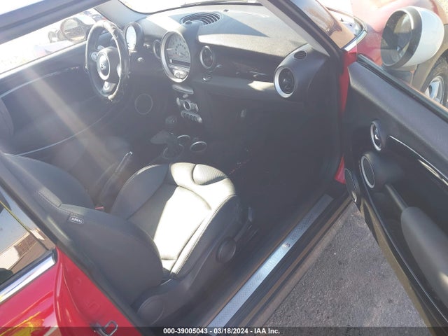 2010 MINI COOPER S WMWMF7C52ATW89925 Photo 4
