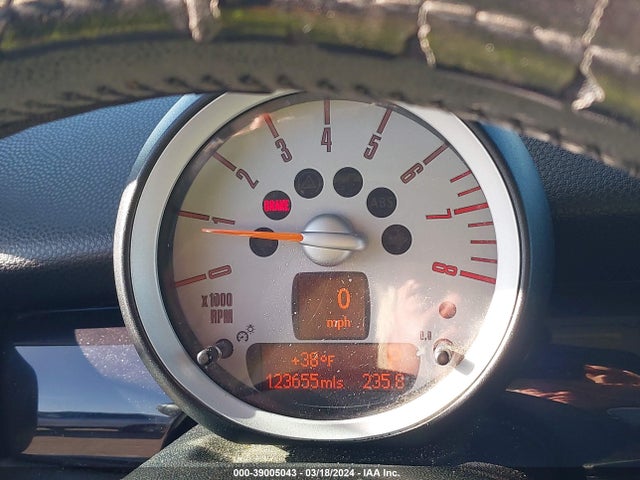 2010 MINI COOPER S WMWMF7C52ATW89925 Photo 6