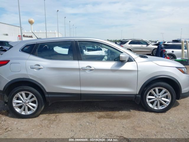 JN1BJ1CP9HW019744 Nissan Rogue Sport S