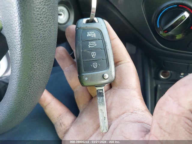 Hyundai ACCENT SE 2018 3KPC24A37JE008662 Image 11