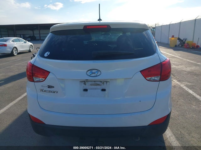 Hyundai TUCSON GLS 2015 KM8JT3AF6FU069174 Image 16