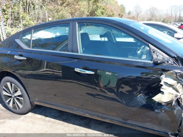 1N4BL4DW6NN326357 Nissan Altima Sv Intelligent Awd