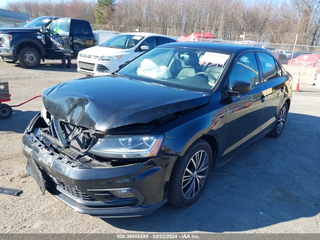 3VWDB7AJ8JM208344 Volkswagen Jetta 1.4t Se/1.4t Wolfsburg Edition
