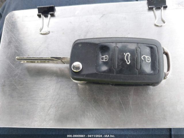 1VWAS7A39GC047615 Volkswagen Passat 1.8t S