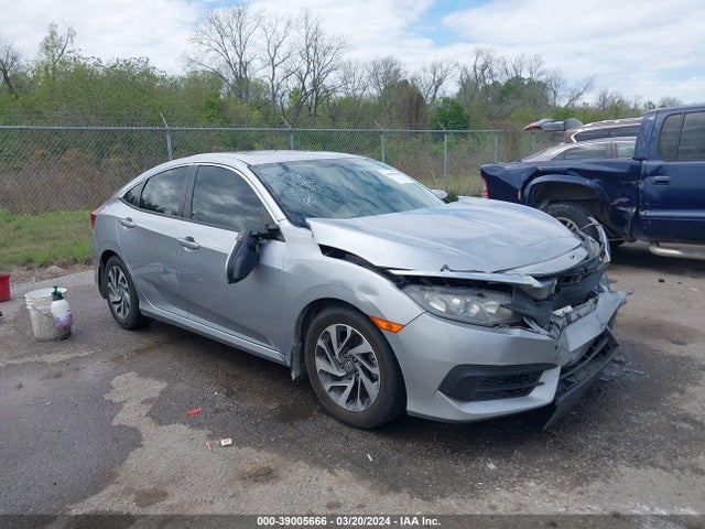 Honda CIVIC EX 2018 2HGFC2F73JH585981 zdjęcie główne