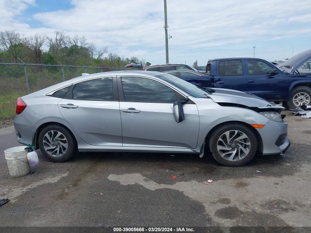 Honda CIVIC EX 2018 2HGFC2F73JH585981 Image 13