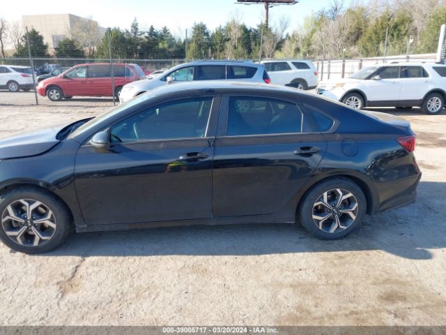 3KPF24ADXKE067163 KIA Forte Lxs
