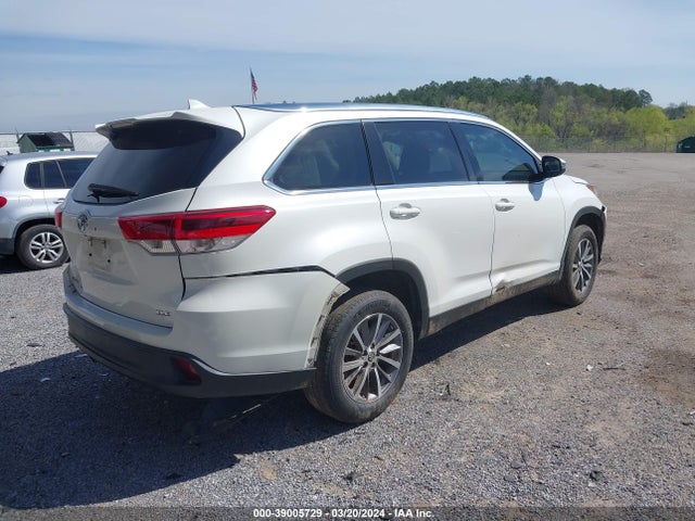 Toyota Highlander Xle 2019 5TDKZRFH1KS552025 Image 4