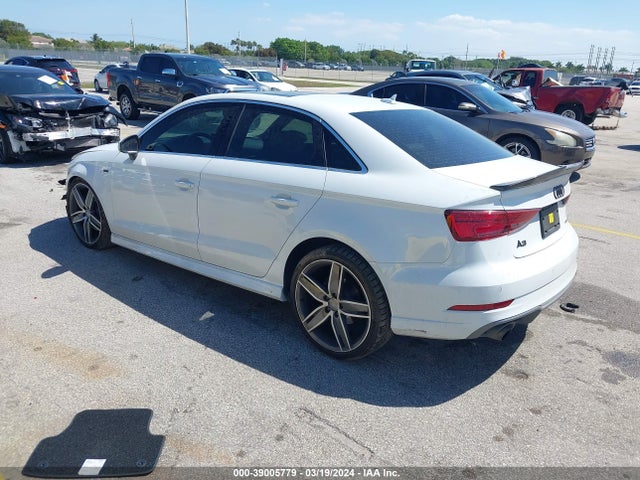 WAUJ8GFFXJ1053489 Audi A3 2.0t Premium/2.0t Tech Premium