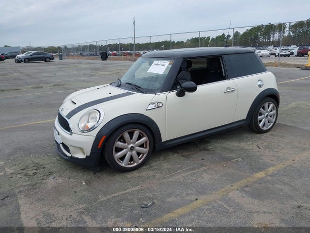 2010 MINI COOPER S WMWMF7C5XATW89154 Photo 1