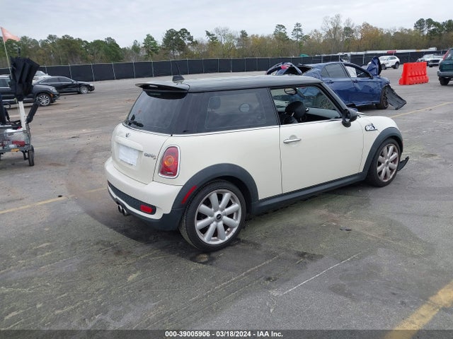 2010 MINI COOPER S WMWMF7C5XATW89154 Photo 3