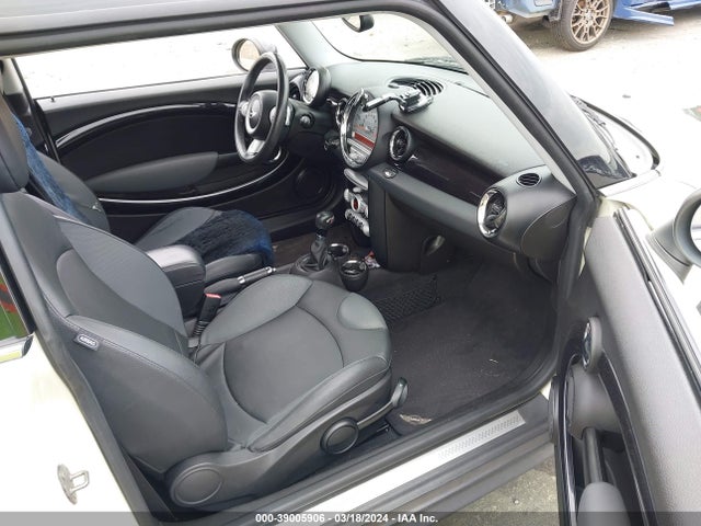 2010 MINI COOPER S WMWMF7C5XATW89154 Photo 4