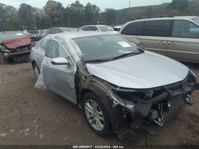2018 1G1ZD5ST0JF262348 main image