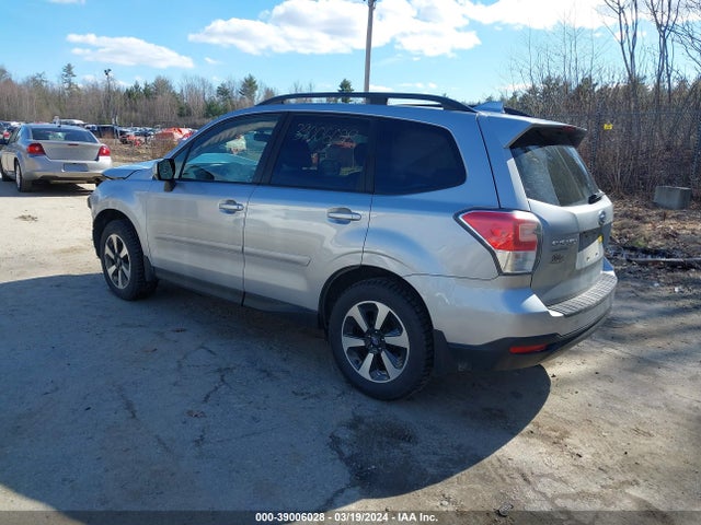 Subaru Forester 2.5i Premium 2017 JF2SJAGC5HH421240 Image 3