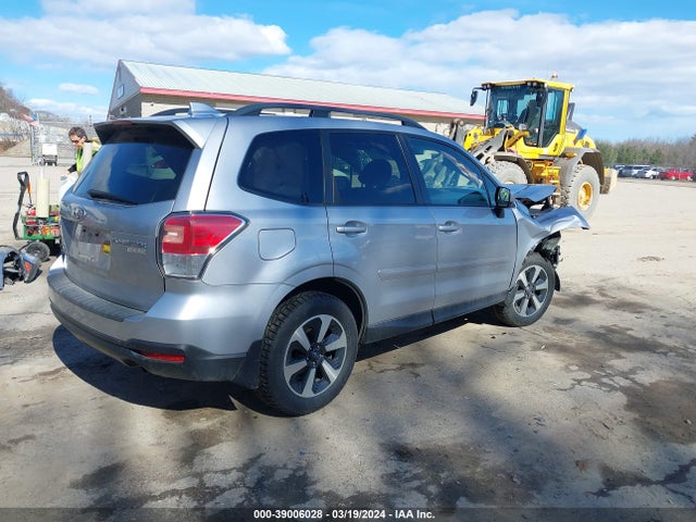 Subaru Forester 2.5i Premium 2017 JF2SJAGC5HH421240 Image 4