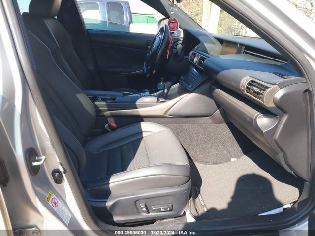 JTHBA1D2XG5033168 Lexus IS 200T