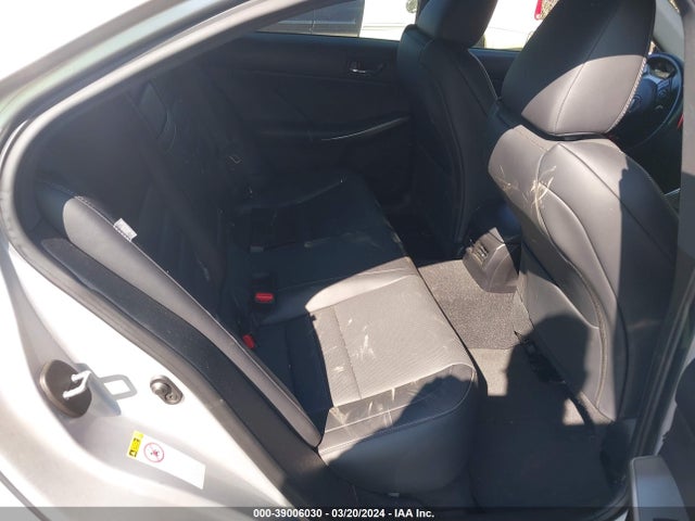 JTHBA1D2XG5033168 Lexus IS 200T