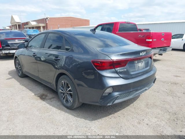 3KPF24ADXNE482889 KIA Forte Lxs