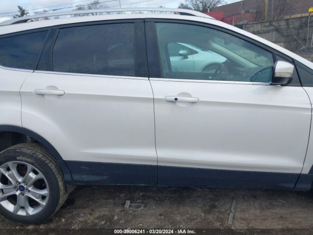 1FMCU9J92EUA79878 Ford Escape Titanium