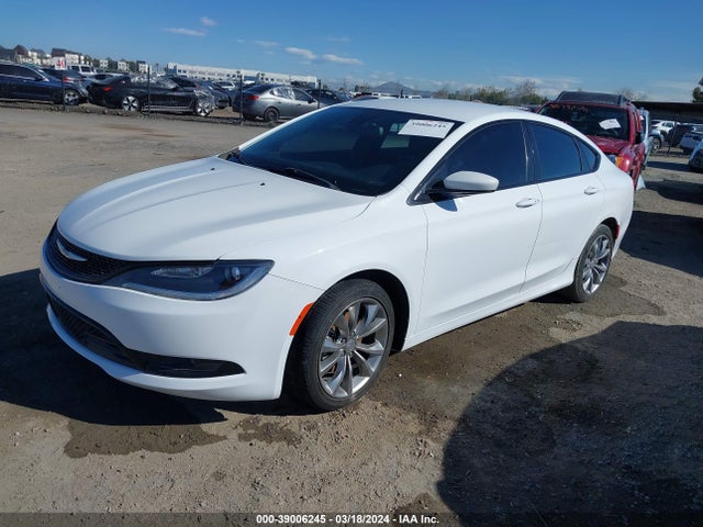 Chrysler 200 S 2015 1C3CCCBB3FN538941 Image 2