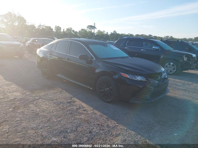 Toyota CAMRY LE 2019 4T1B11HK5KU190855 Image 1