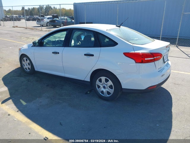 Ford FOCUS S 2016 1FADP3E21GL345707 Image 3