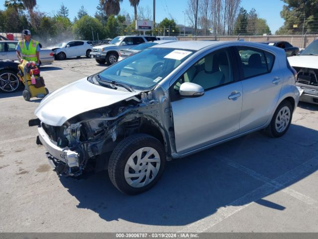 JTDKDTB38G1120106 Toyota Prius C One