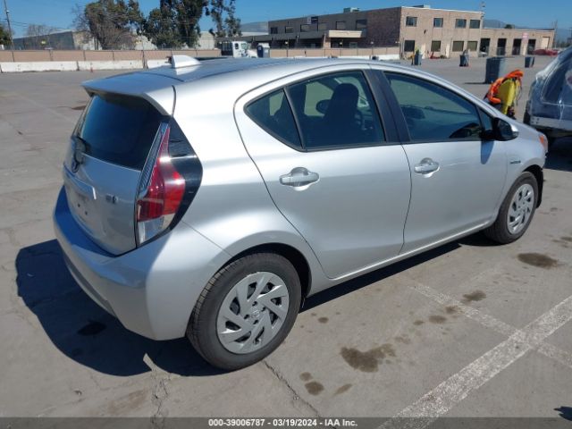 JTDKDTB38G1120106 Toyota Prius C One