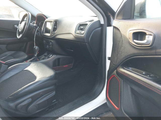 3C4NJDDB6HT664839 Jeep New Compass Trailhawk 4x4