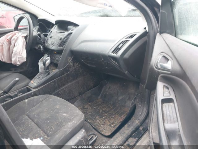 1FADP3K28GL381334 Ford FOCUS SE