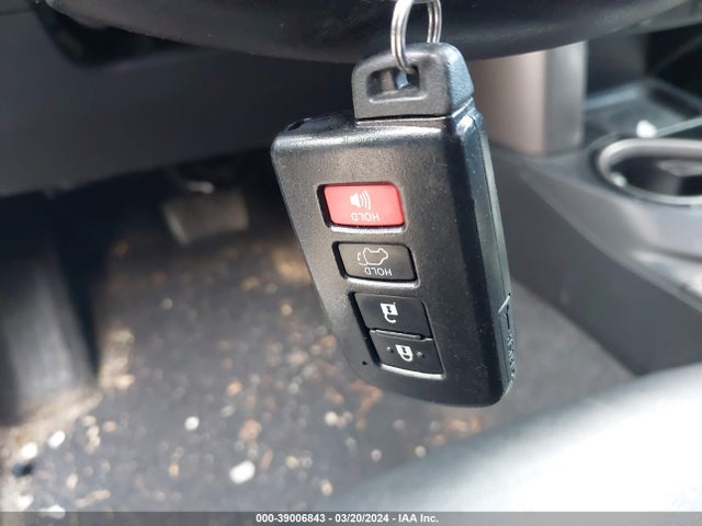 Toyota Rav4 Limited 2017 JTMDFREV7HJ124457 Image 11