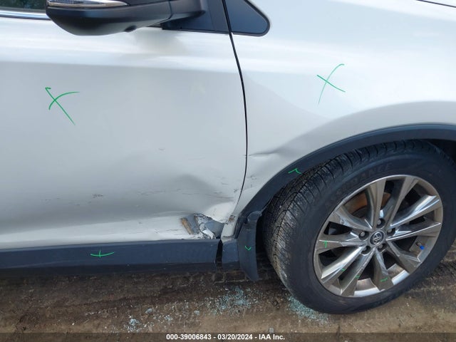 Toyota Rav4 Limited 2017 JTMDFREV7HJ124457 Image 17