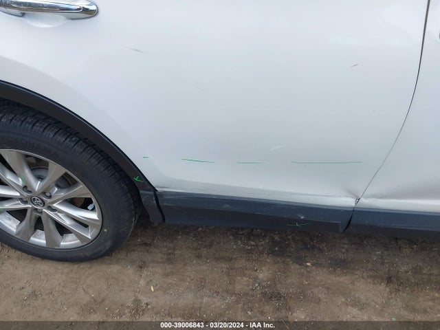 Toyota Rav4 Limited 2017 JTMDFREV7HJ124457 Image 18