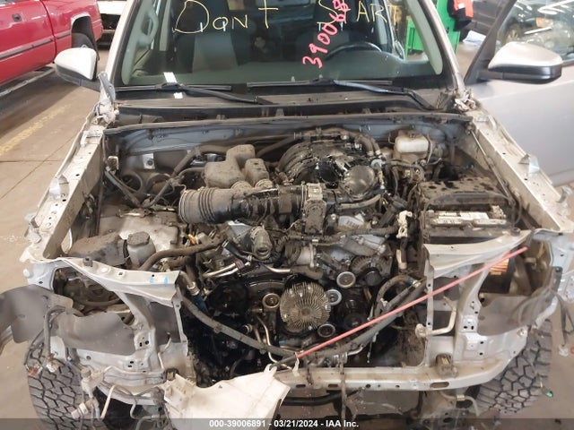 Toyota 4RUNNER SR5 2017 JTEBU5JR1H5428242 Image 10