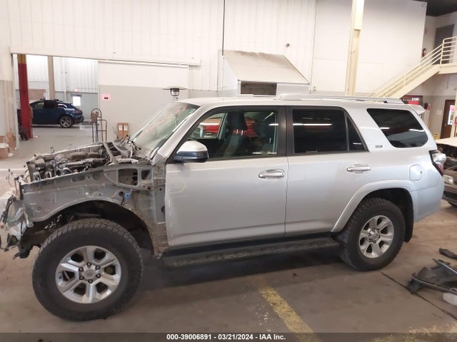 Toyota 4RUNNER SR5 2017 JTEBU5JR1H5428242 Image 15