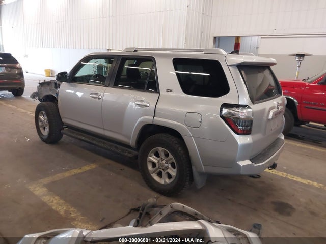 Toyota 4RUNNER SR5 2017 JTEBU5JR1H5428242 Image 3