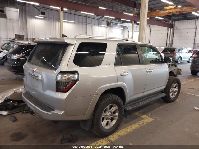Toyota 4RUNNER SR5 2017 JTEBU5JR1H5428242 Image 4