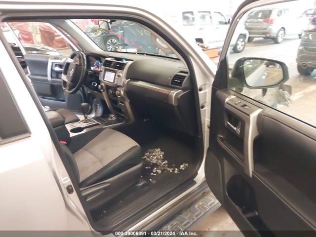 Toyota 4RUNNER SR5 2017 JTEBU5JR1H5428242 Image 5