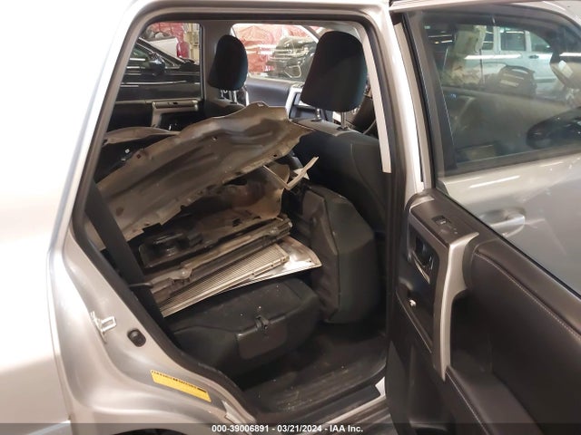 Toyota 4RUNNER SR5 2017 JTEBU5JR1H5428242 Image 8